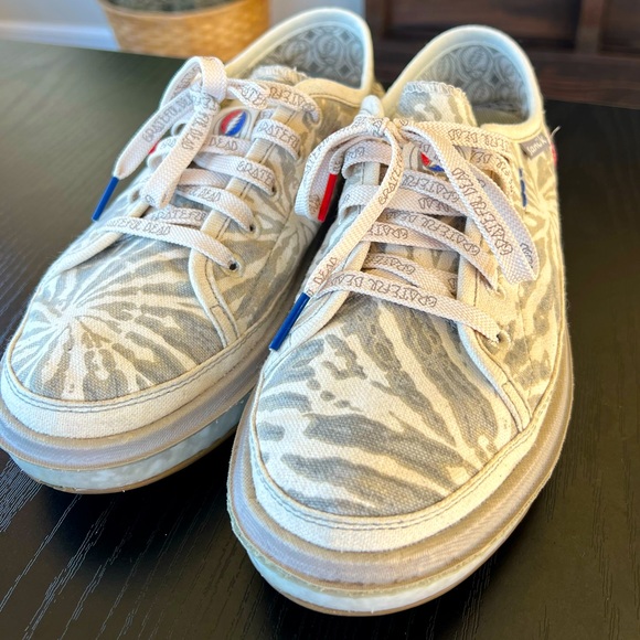 Grateful Dead Shoes - Grateful Dead Women’s Sanuk Sneaker size 8